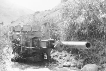 תותח כבד KRUPP 15CM Kanone 16 המכונה 'Jericcho Jane', נתפס בידי חיילים אוסטרליים בעת נסיגת הטורקים מיריחו, ספטמבר 1918, המקור: NAA