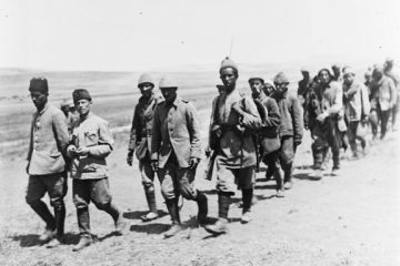 שבויים טורקים מובלים דרומה לאחר 'הפעולה של ארסוף', יוני 1918