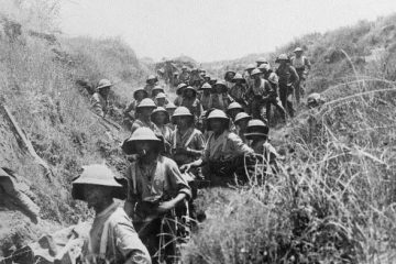 לוחמי הבטליון השני של המשמר השחור בחפירות על 'הרכס 'החום' אחרי 'הפעולה של ארסוף' ב-8 ביוני 1918